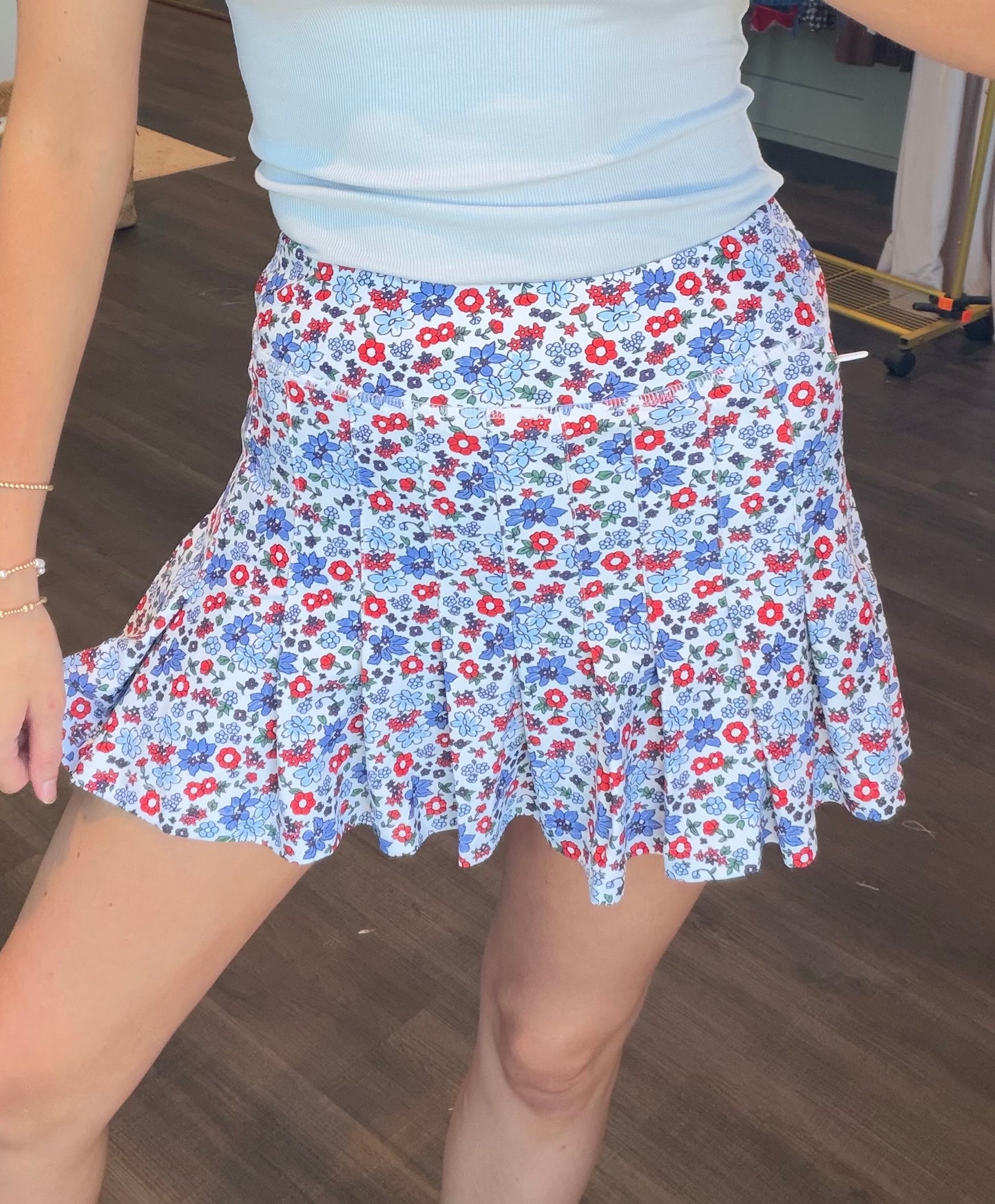 Smith and Quinn Grey Skort in Dune Floral
