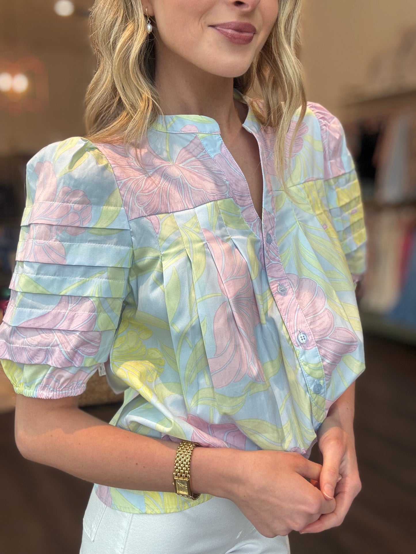 Sugarlips Brisa Floral Court Button Down Top