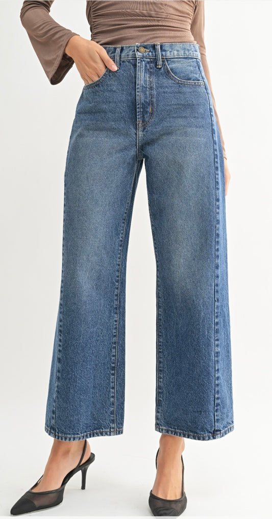Barrel Jeans With Twist
