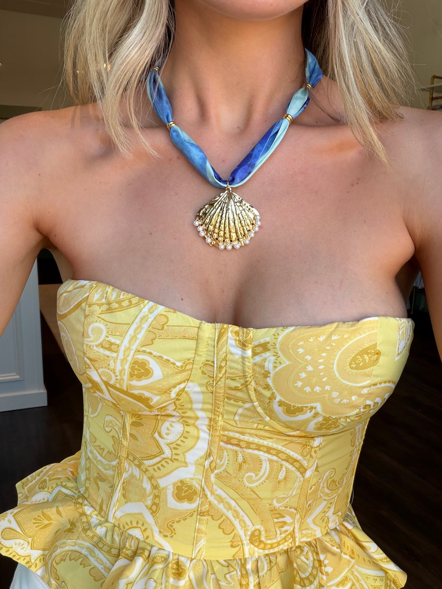 Shell Pendant Scarf Necklace