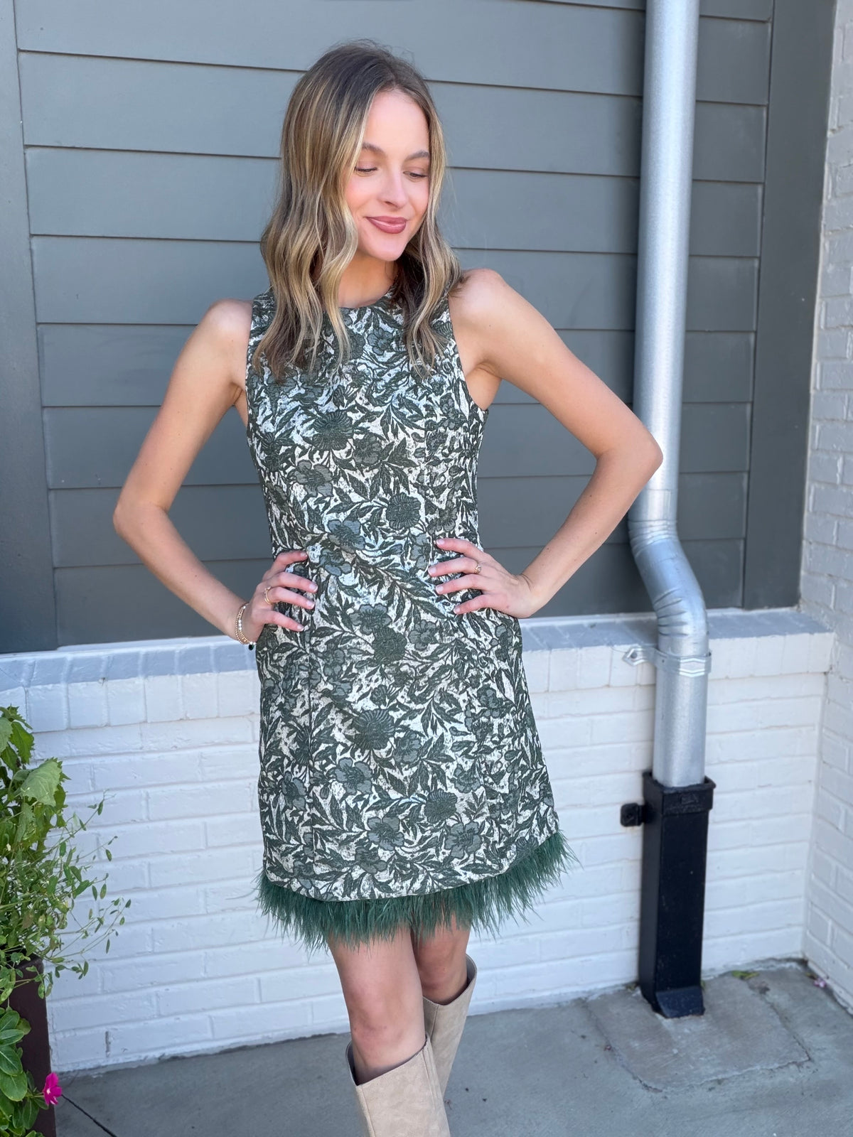 Adelyn Rae Dariel Faux Feather Hem Sleeveless Jacquard Mini Dress