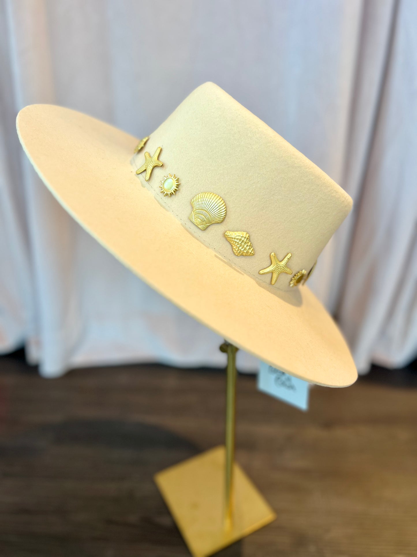 Lack of Color Shell Seaside Boater Hat
