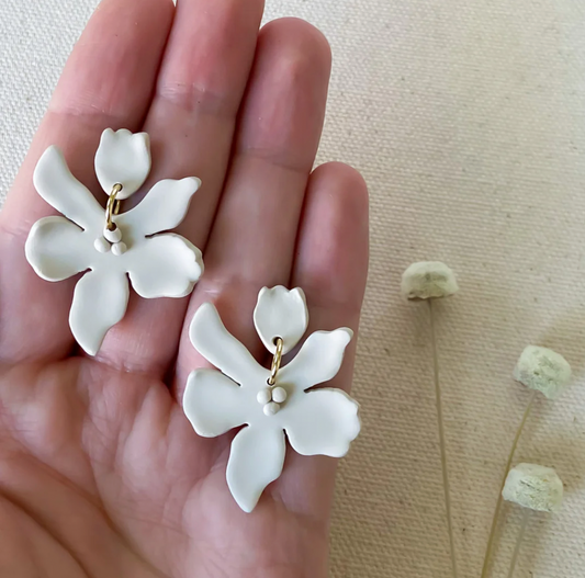 Crescent City Clay Flora Earrings in Oyster