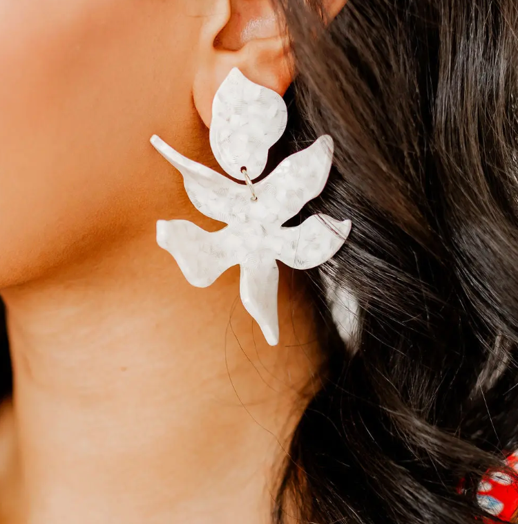 Flora Earrings White Shell