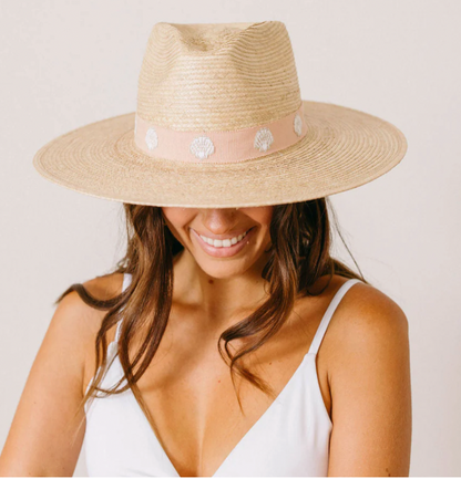 Sunshine Tienda Shell Haven Palm Hat