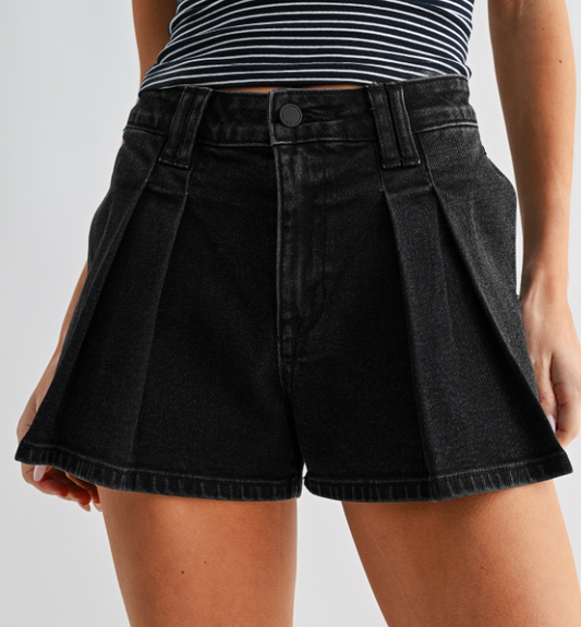 Pleated Black Short