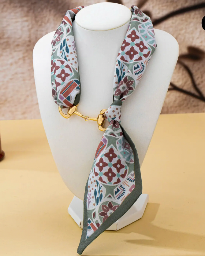 Horsebit Scarf Necklace in Green Print
