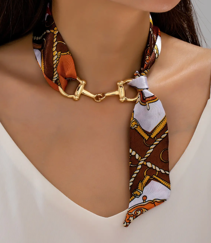 Horsebit Scarf Necklace in Green Print