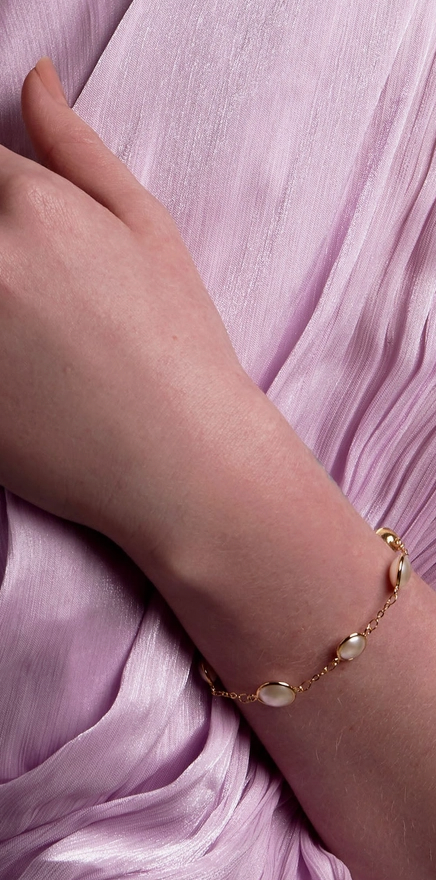 Vioroo Half Pearl and Chain Magnet Bracelet