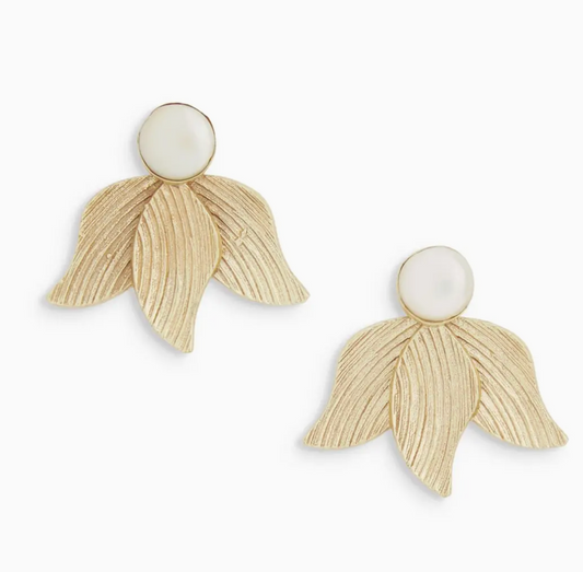 Ever Alice Lily Earring in Pearl