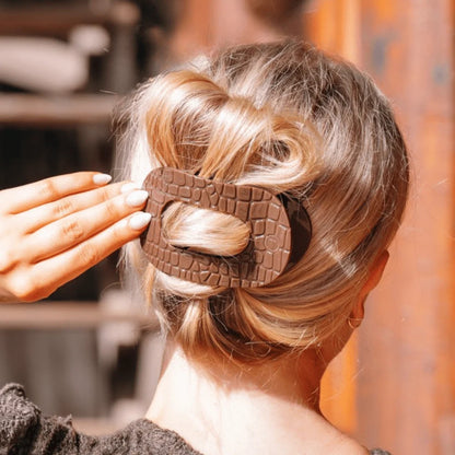 TELETIES: Brown Crocodile Large Flat Round Hair Clip