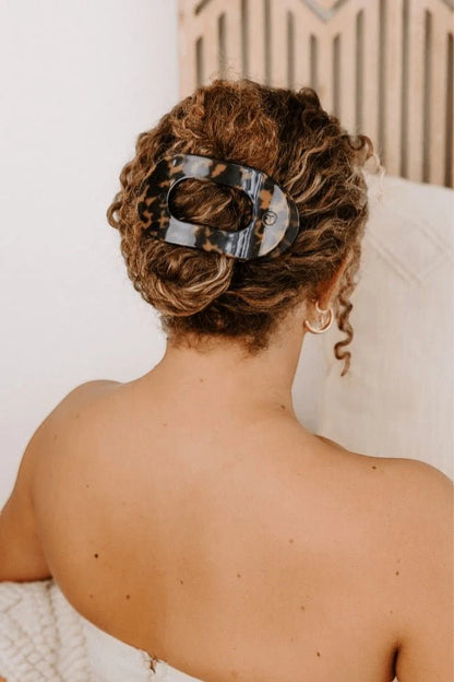 TELETIES: Tortoise Large Flat Round Hair Clip