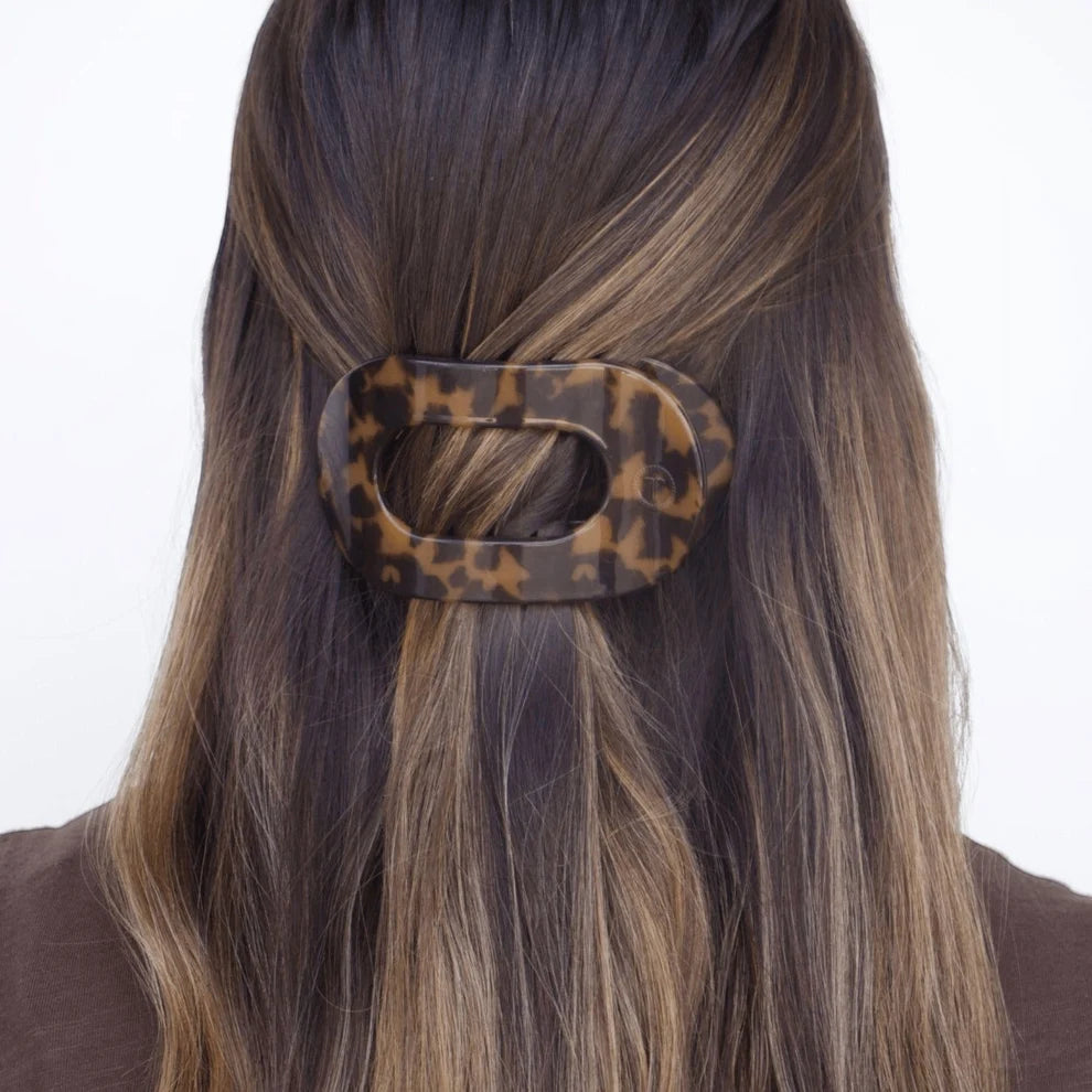 TELETIES: Tortoise Medium Flat Round Hair Clip